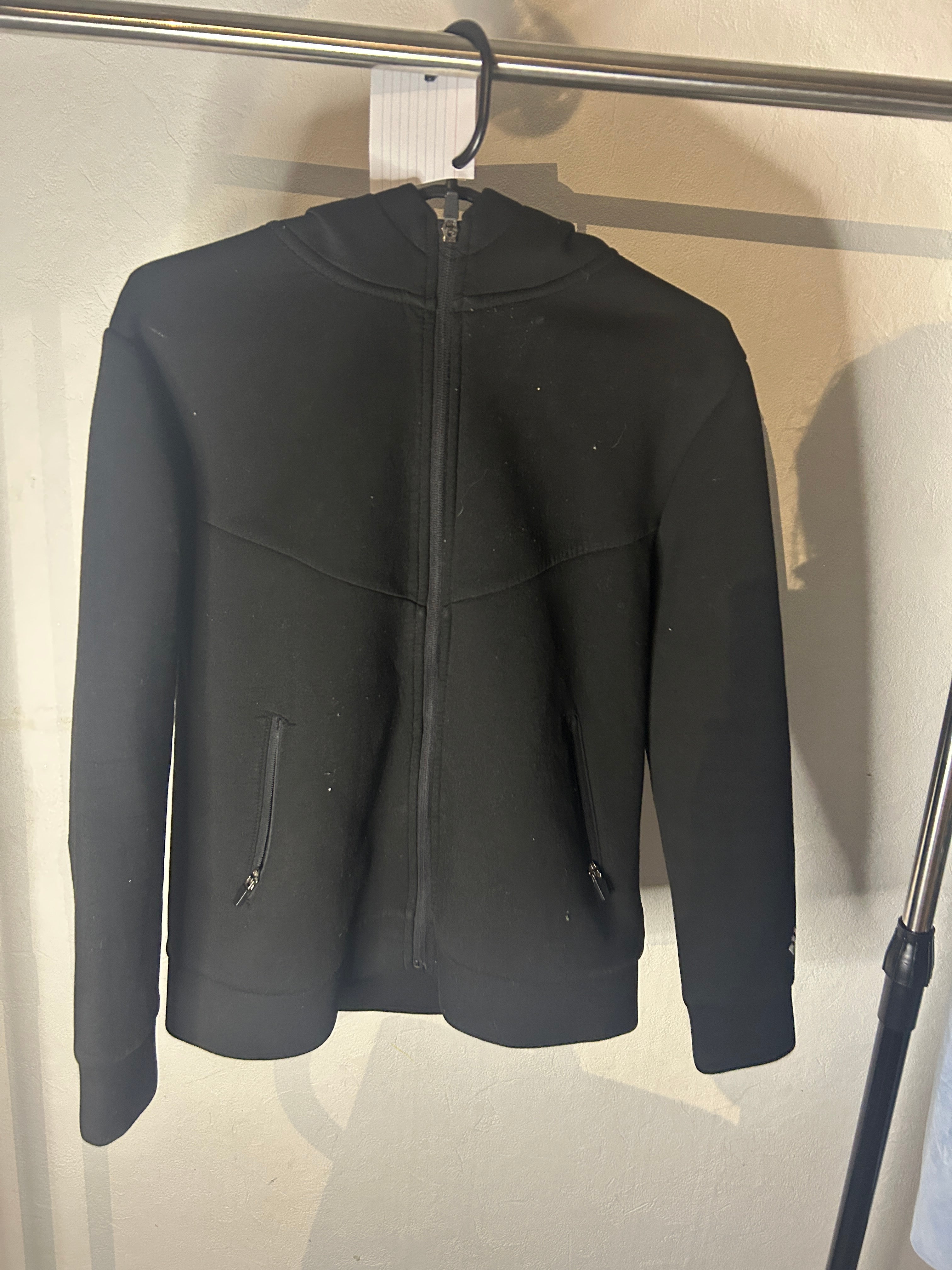 Veste noire display a capuche