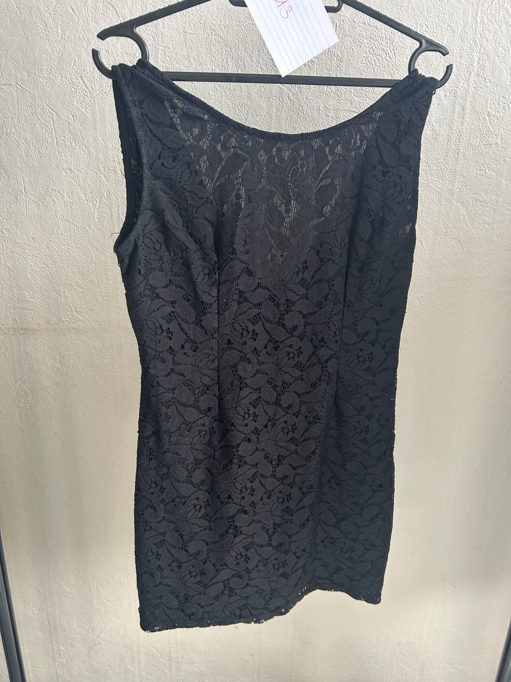 Robe noire en dentelle