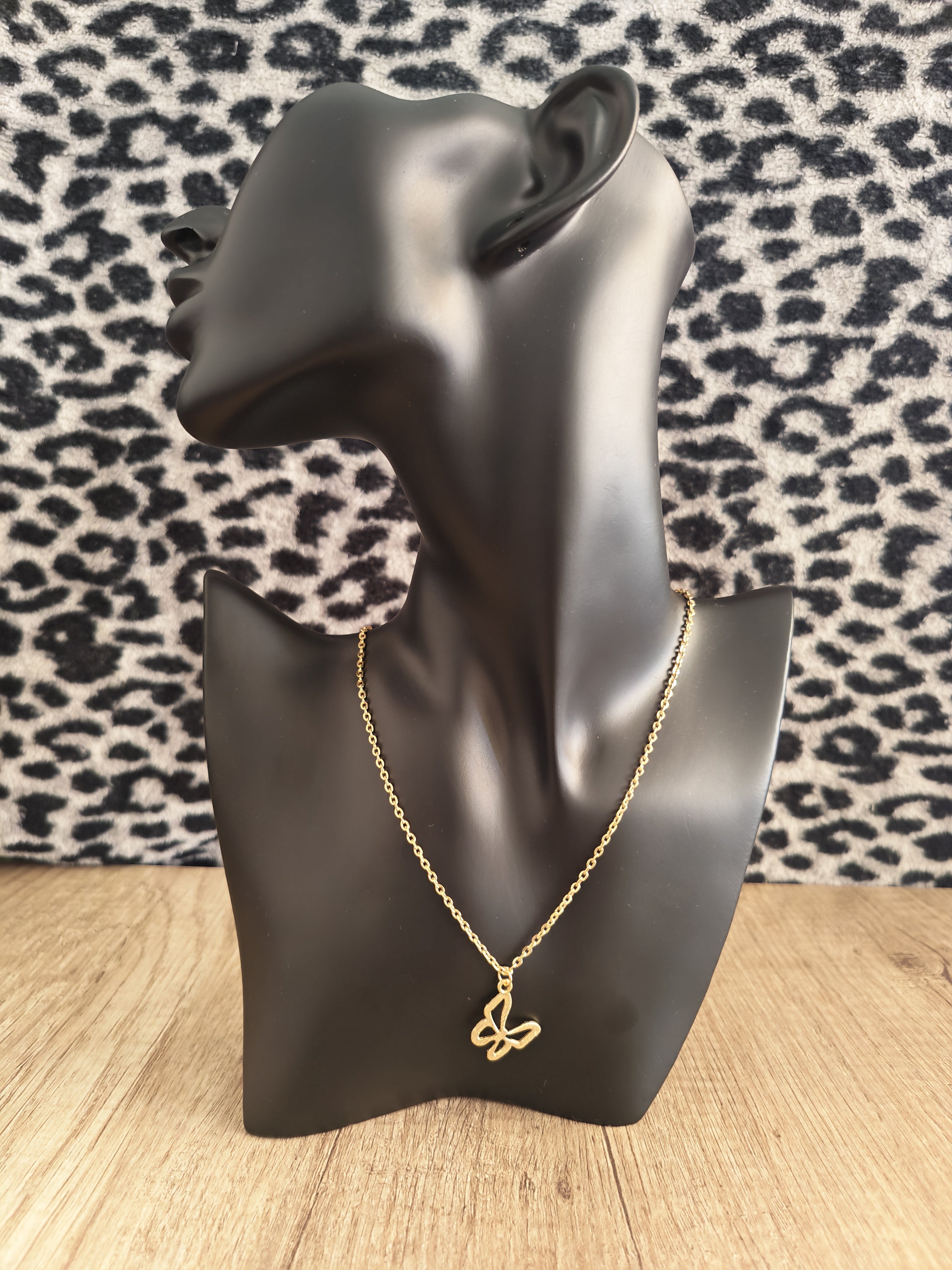 Collier fin doré