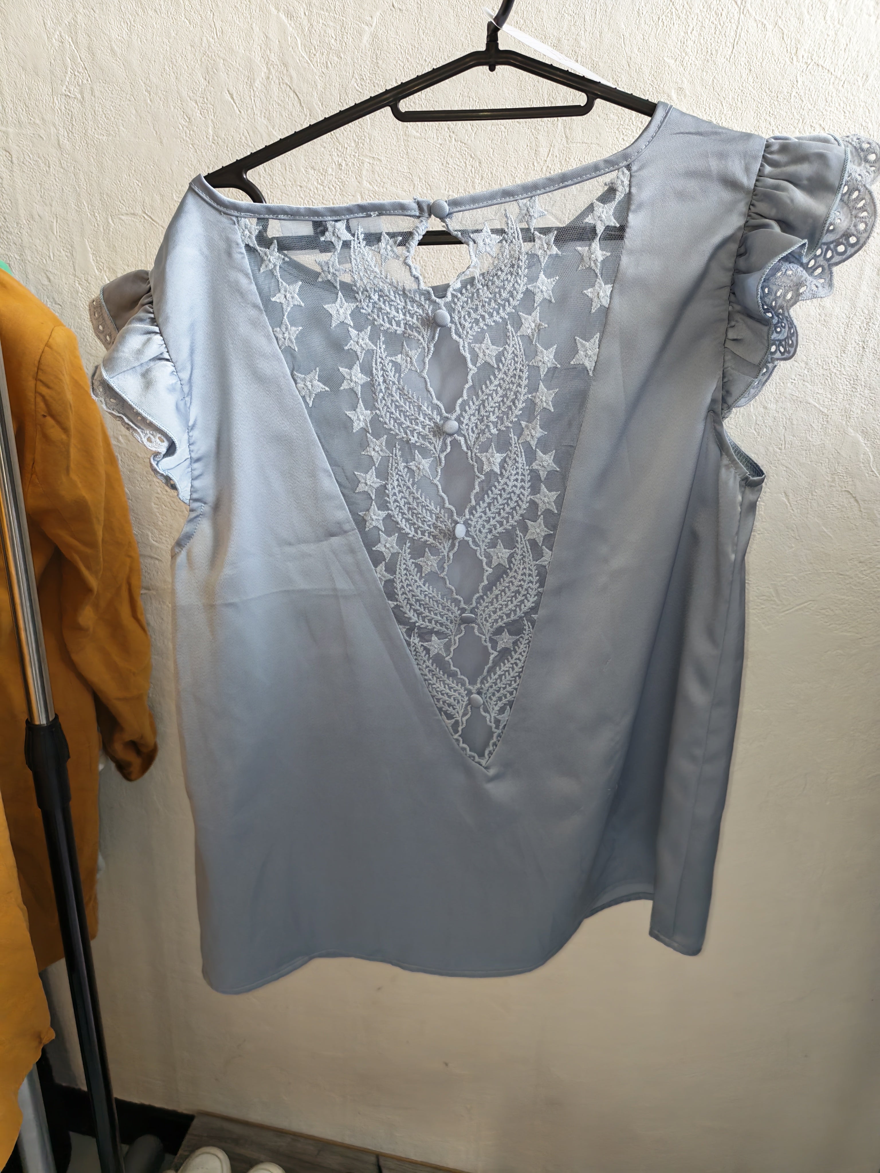 Haut bleu élégant