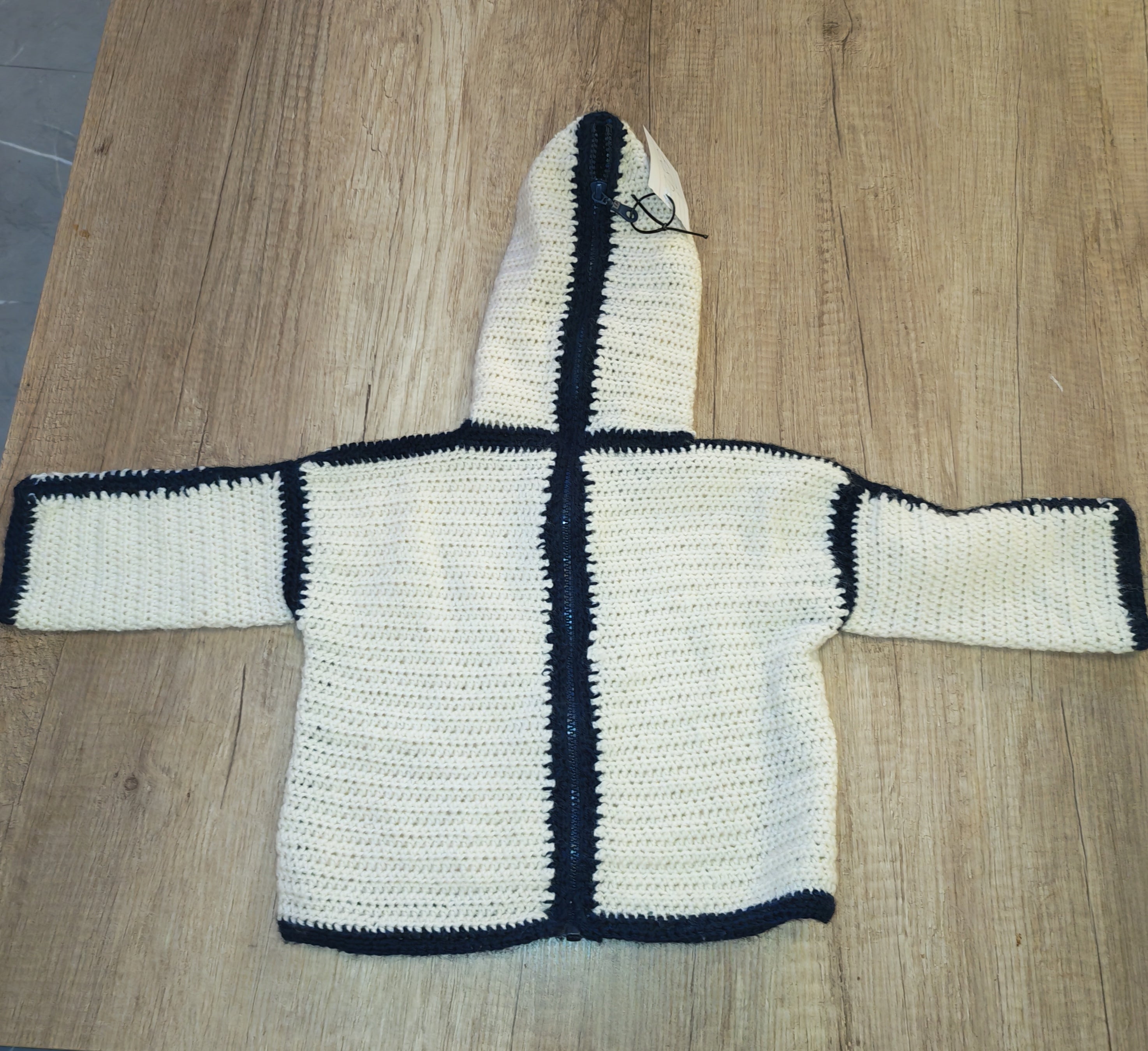 Joli pull enfants à capuche