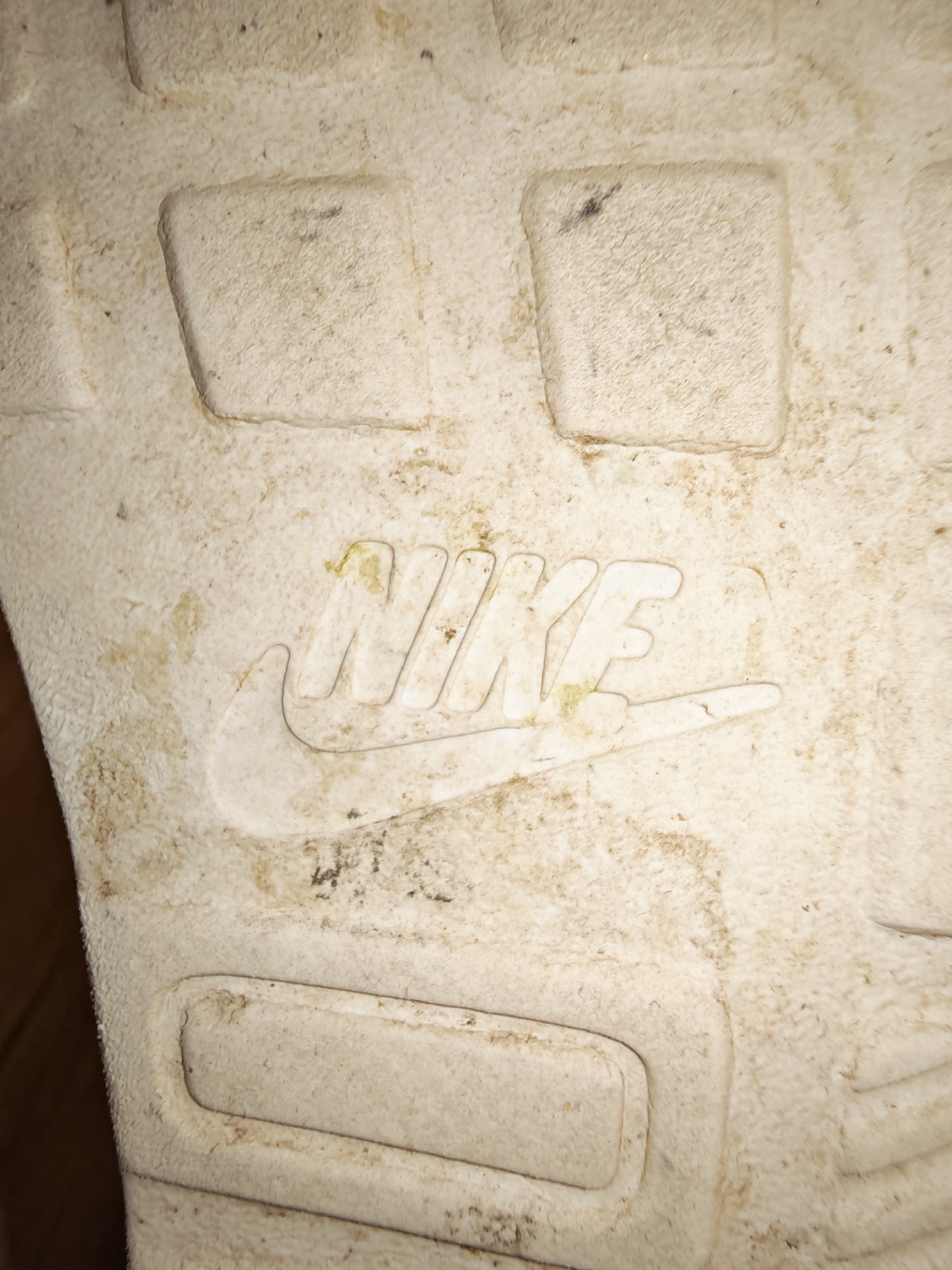 Basket Nike taille 27