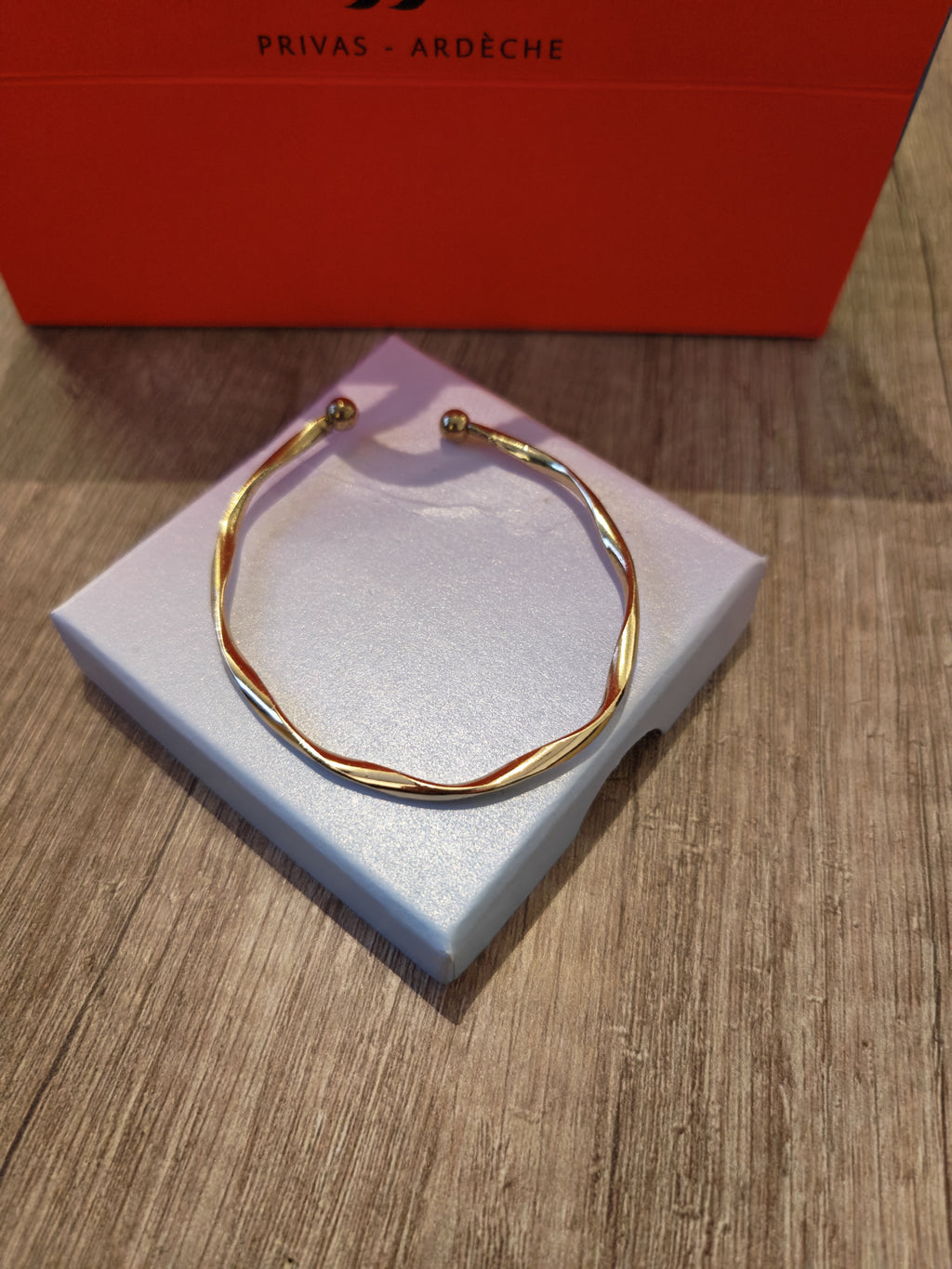 Bracelet manchette couleur or
