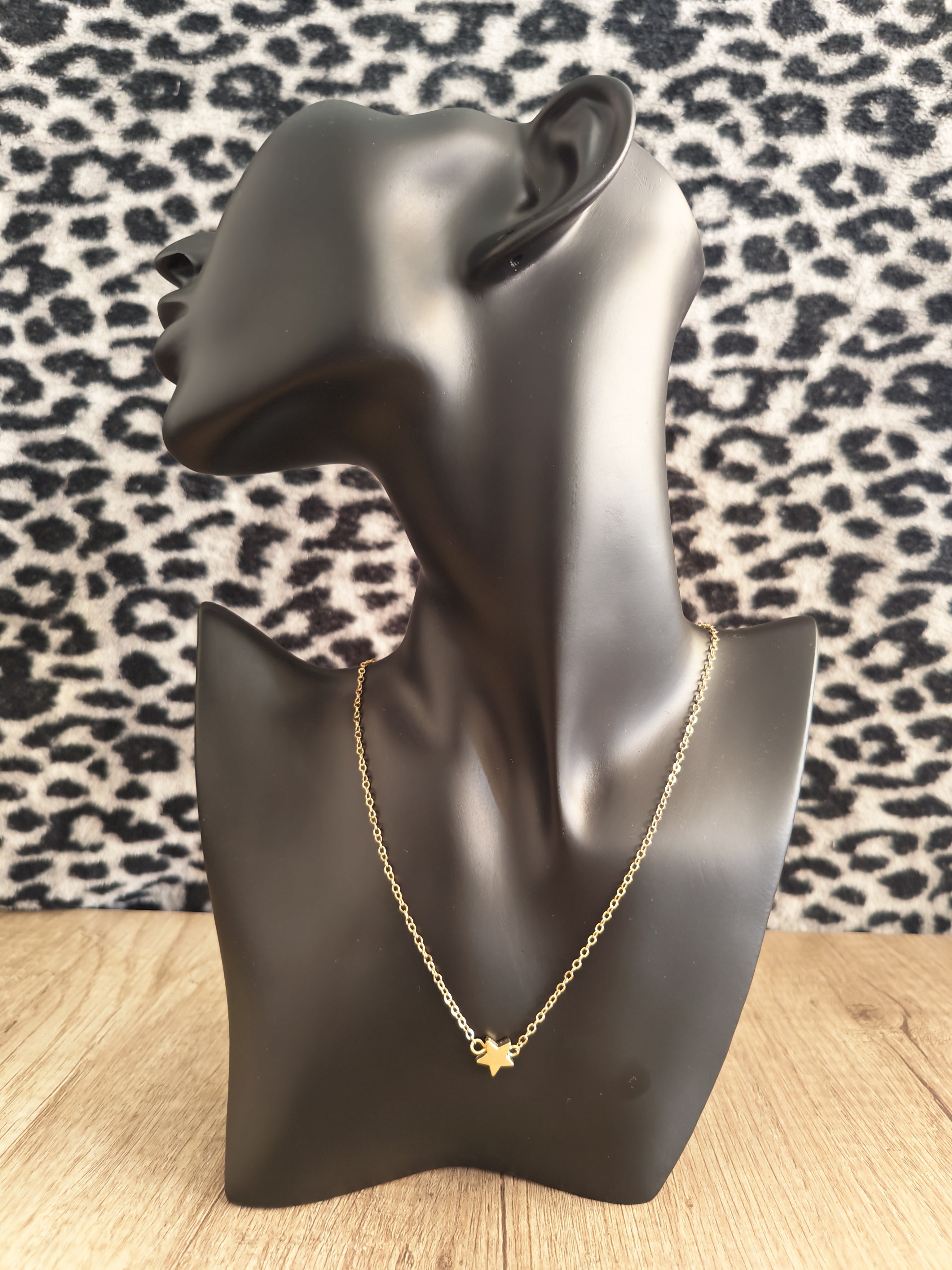 Collier fin doré