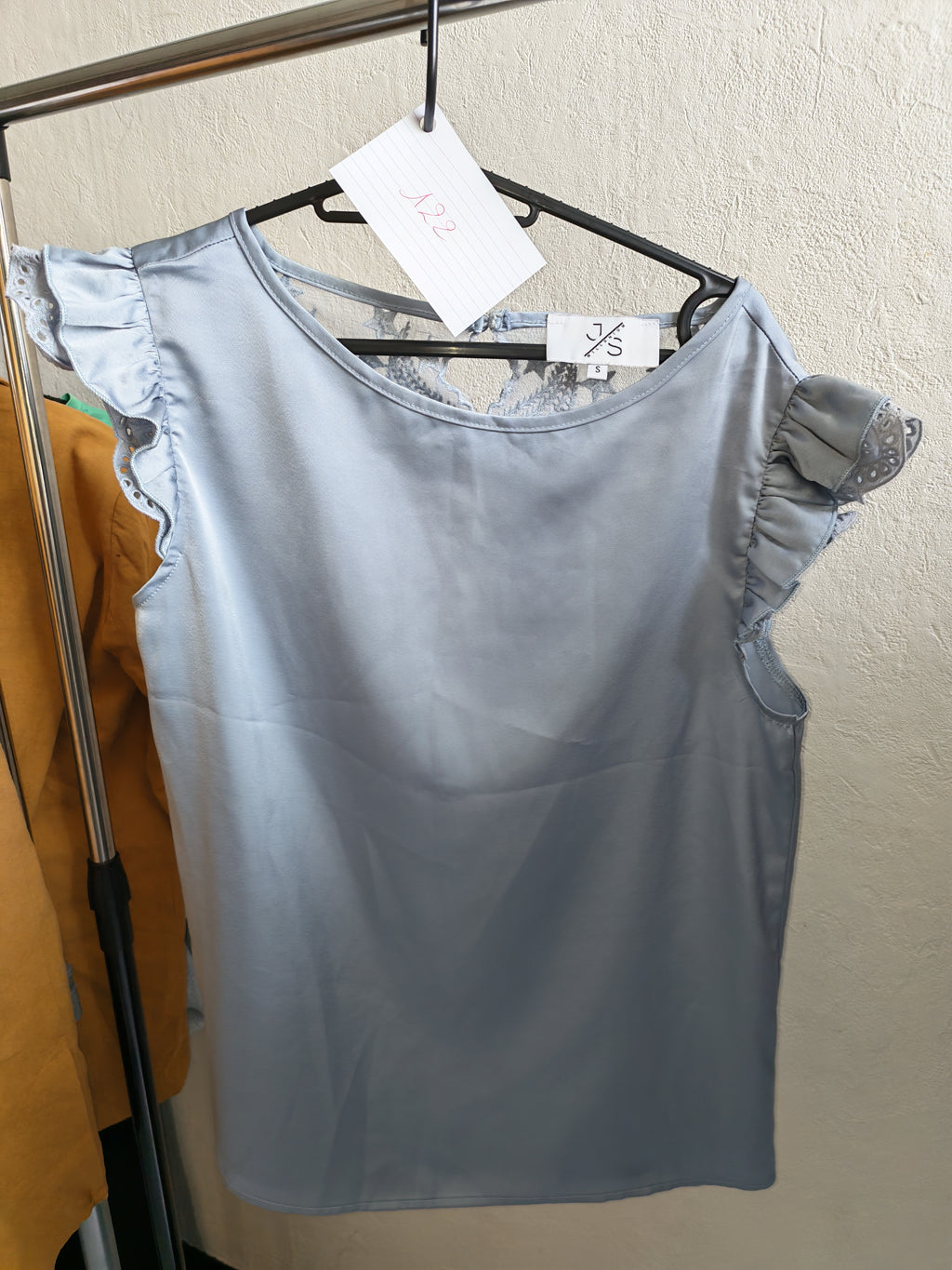 Haut bleu élégant