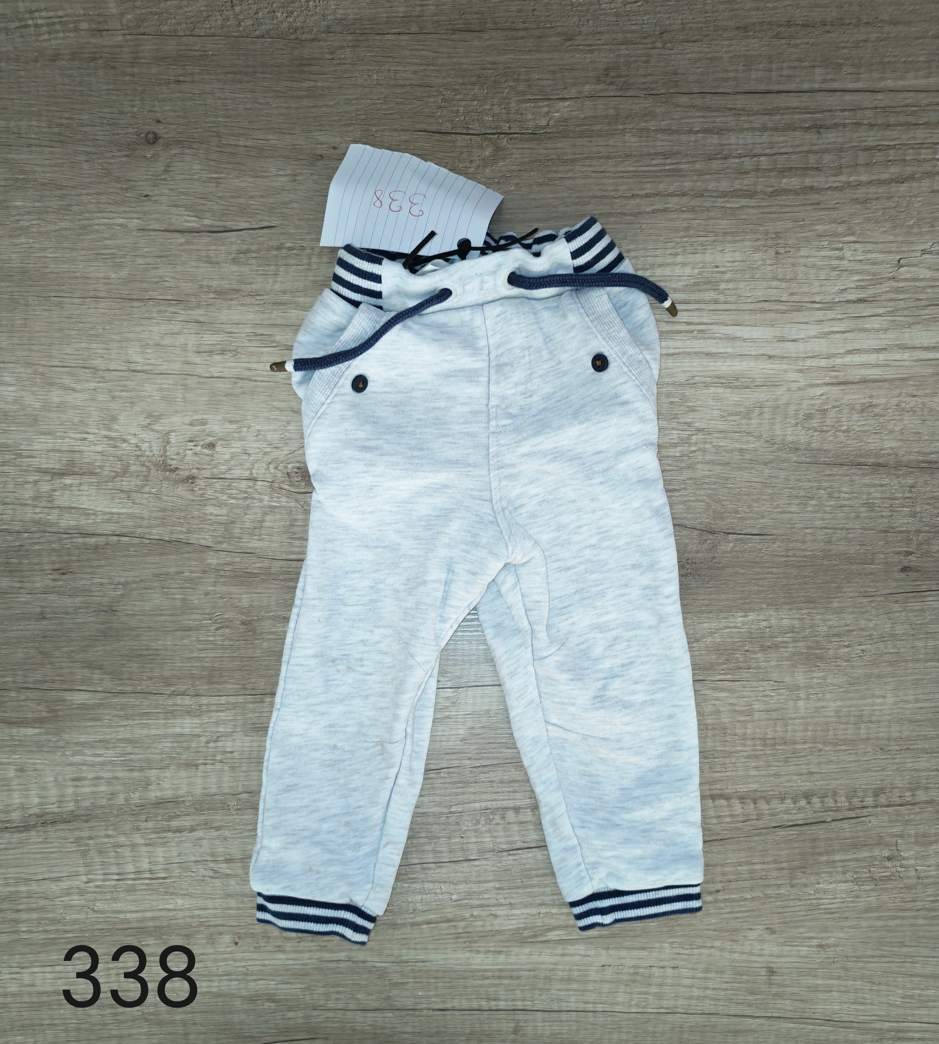 Joli pantalon bébé