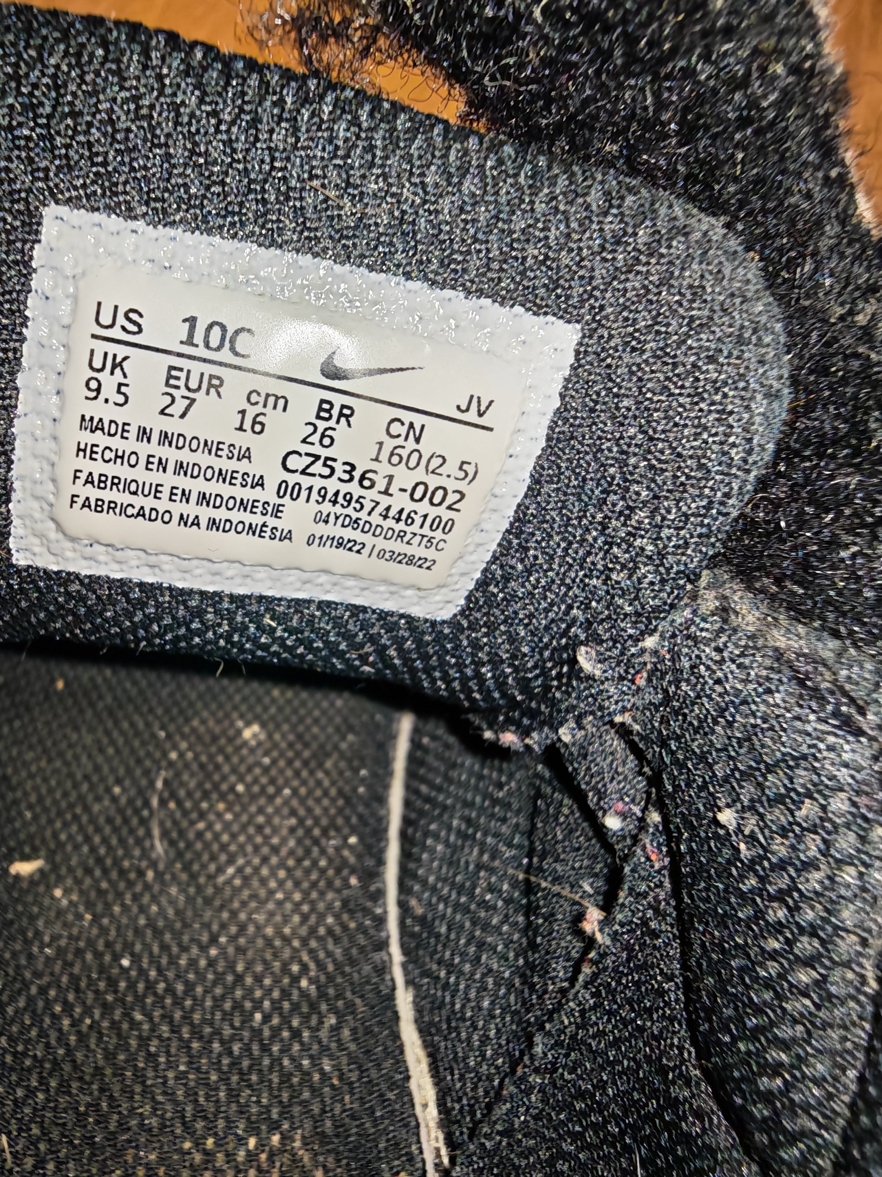 Basket Nike taille 27